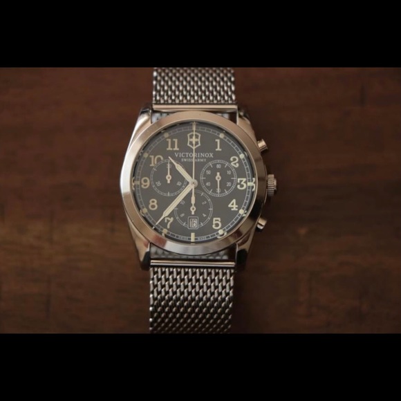 Victorinox Swiss Army Watch - Picture 3 of 8